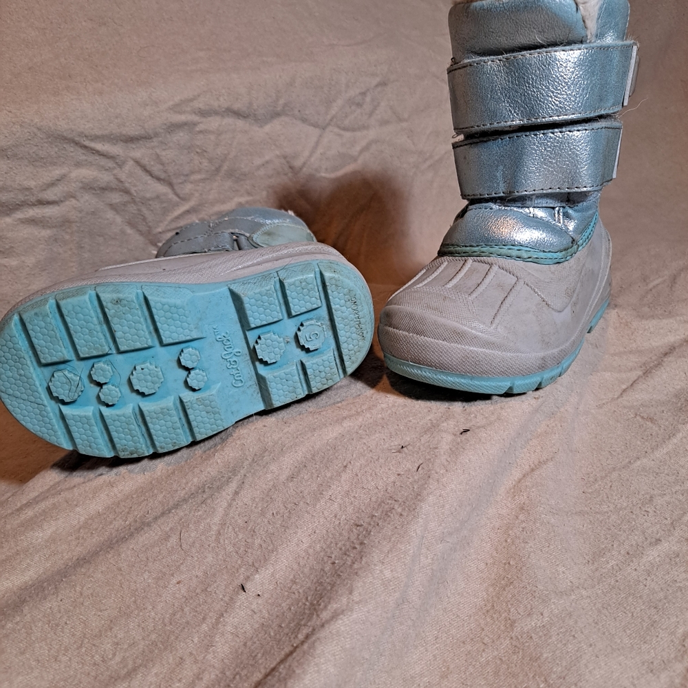 Cat & Jack Girls Snow Boot, Blue, Size 5